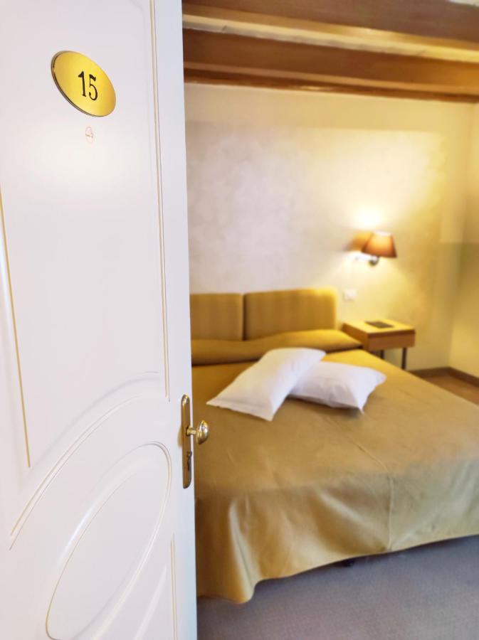 Hotel Dependance Silvestro Garda  Ngoại thất bức ảnh