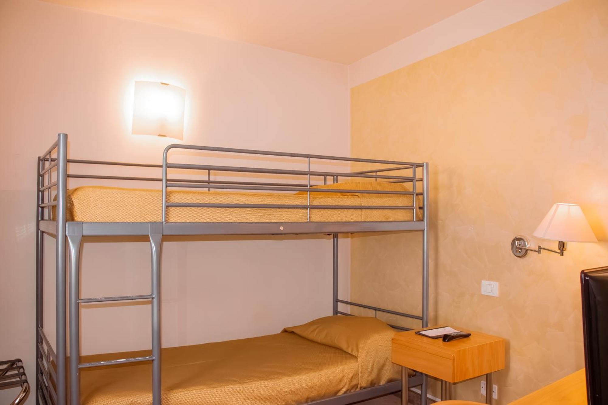 Hotel Dependance Silvestro Garda  Ngoại thất bức ảnh