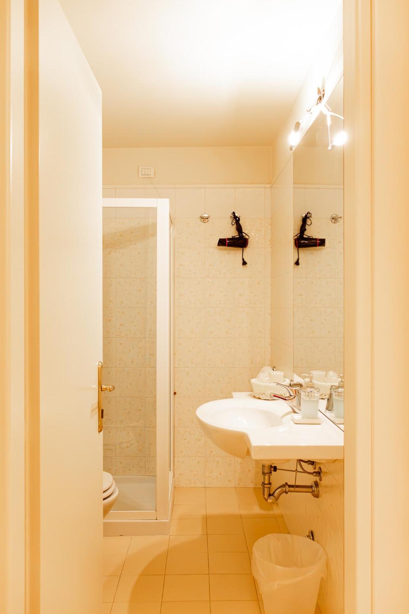 Hotel Dependance Silvestro Garda  Ngoại thất bức ảnh