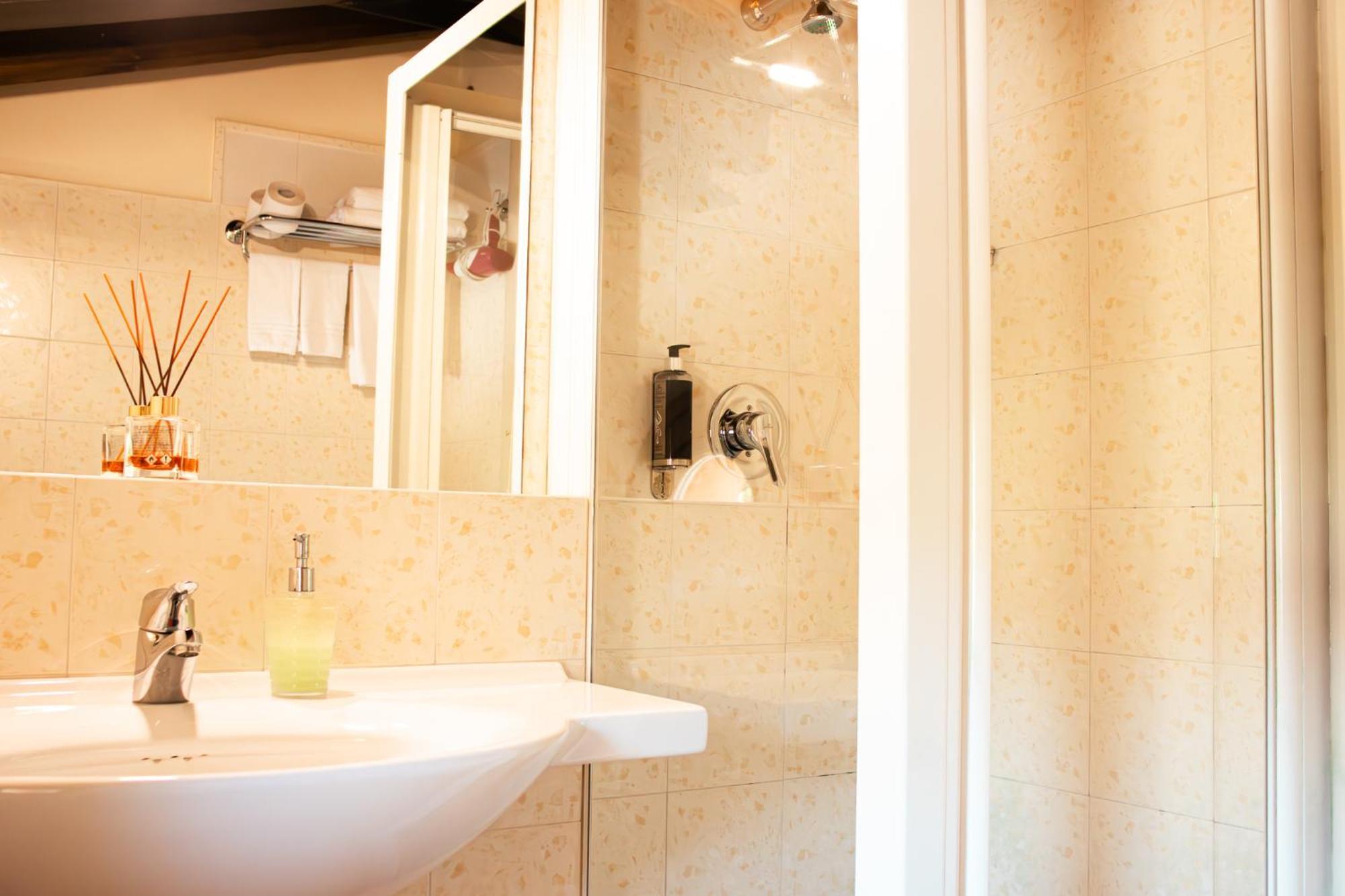 Hotel Dependance Silvestro Garda  Ngoại thất bức ảnh