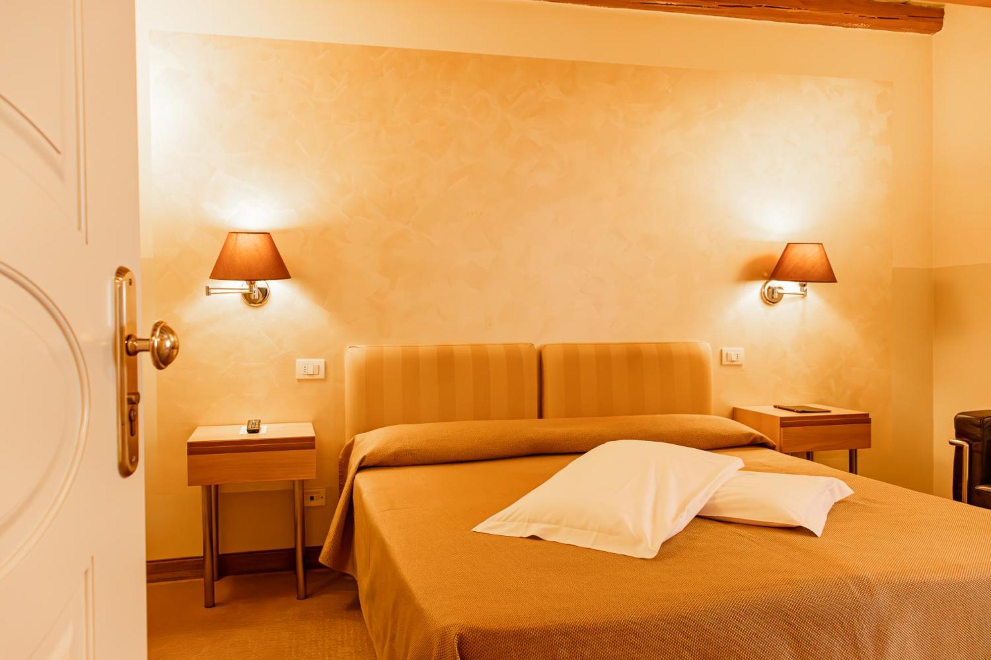 Hotel Dependance Silvestro Garda  Ngoại thất bức ảnh