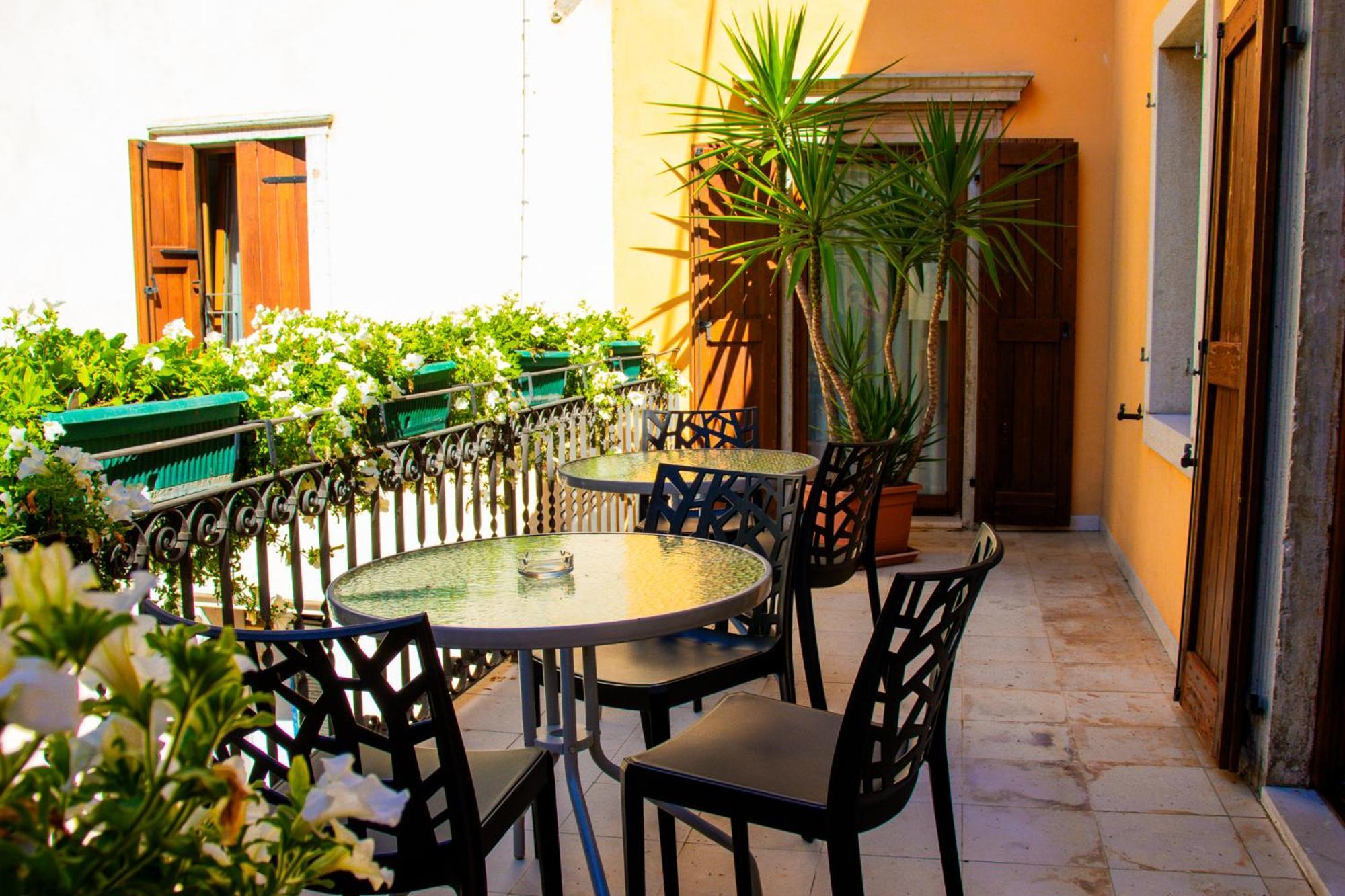 Hotel Dependance Silvestro Garda  Ngoại thất bức ảnh