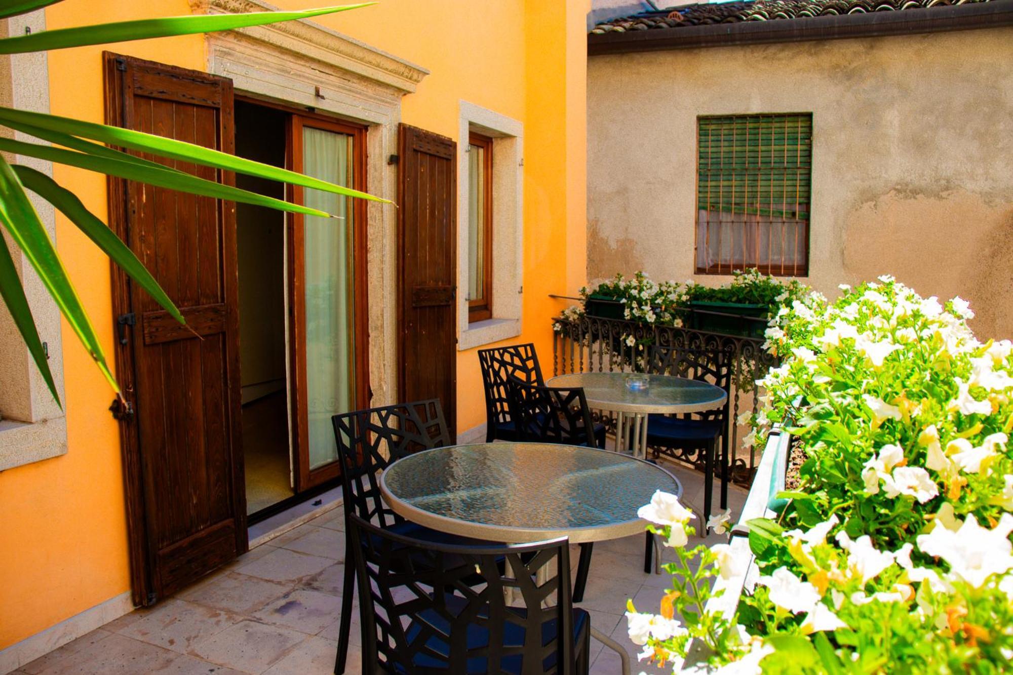Hotel Dependance Silvestro Garda  Ngoại thất bức ảnh