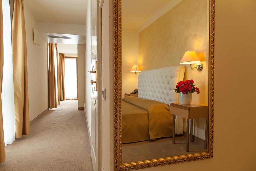 Hotel Dependance Silvestro Garda  Phòng bức ảnh