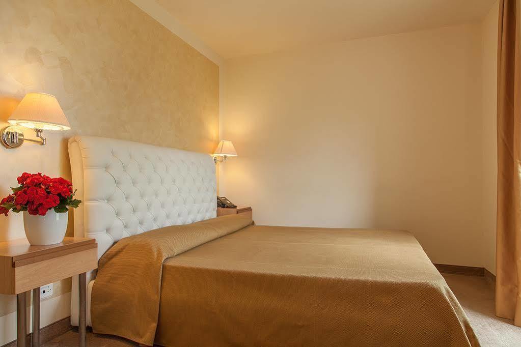Hotel Dependance Silvestro Garda  Ngoại thất bức ảnh